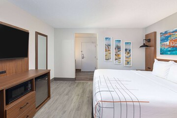 Room 13 of 53