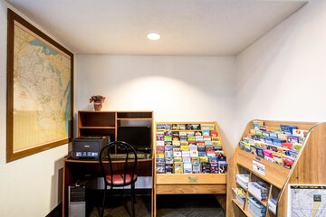 Business Center 37 of 37