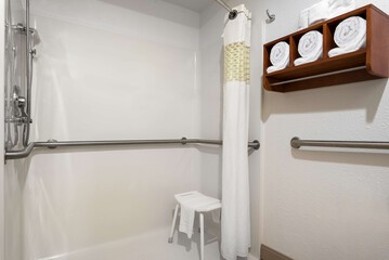 Room 13 of 20