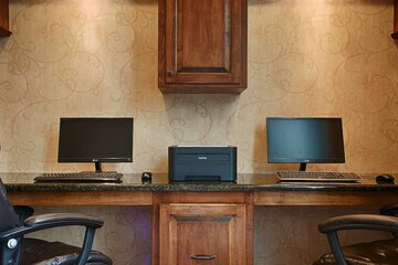 Business Center 25 of 25