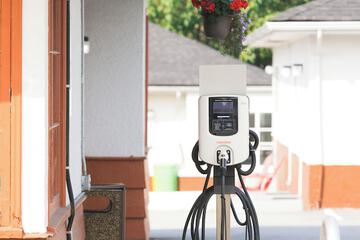 Electric vehicle charging station