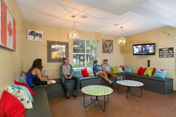 Lobby lounge