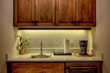 Mini-refrigerator