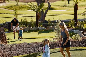 Mini-golf