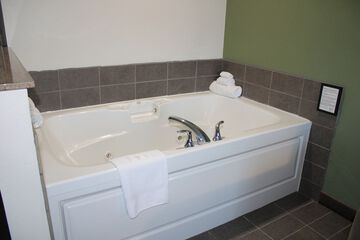 Private spa tub