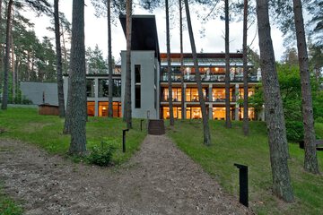 Front of property - evening/night