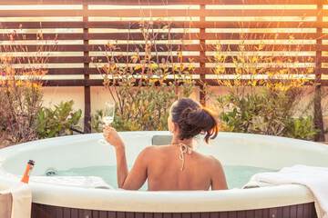 Outdoor spa tub