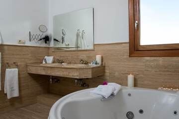 Jetted tub