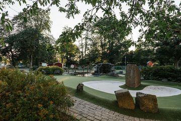 Mini-golf