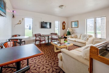 OYO Hotel Chesaning Route 52 & Hwy 57