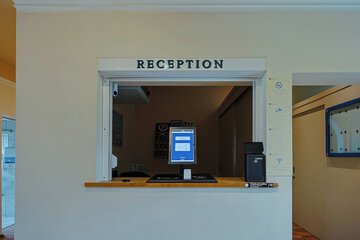 Check-in/check-out kiosk
