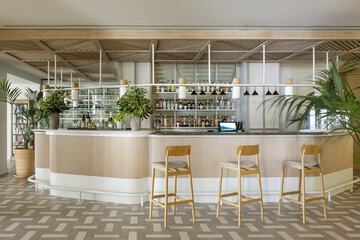 Snack bar
