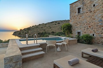 Private pool
