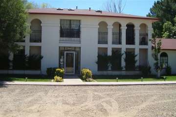 Tavares Inn