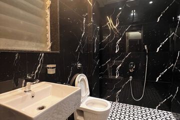 Bathroom shower