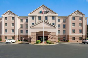 Mainstay Suites Airport