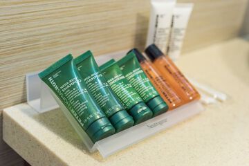 Bathroom amenities