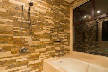 Deep Soaking Bathtub