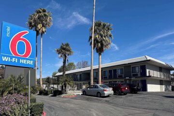 Motel 6 Simi Valley CA