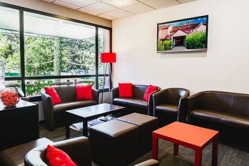 Lobby lounge