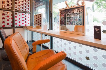 Hair salon