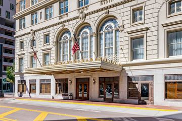 Hotel Flor Tampa Downtown Tapestry Collection by Hilton