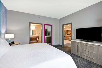Room 25 of 40