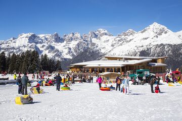 Snow tubing
