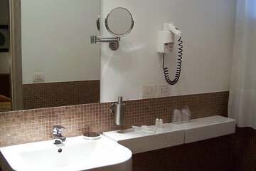 Bathroom sink