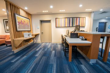 Business Center 113 of 115