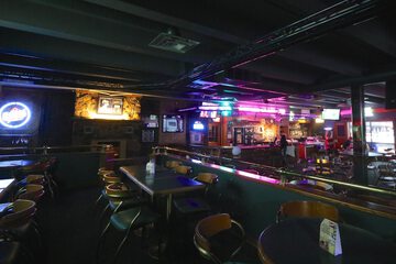 Sports bar