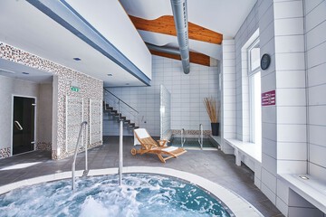 Indoor spa tub