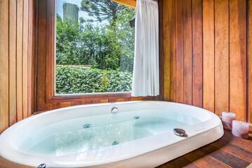 Private spa tub