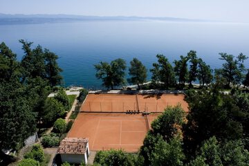 Tennis court