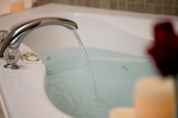 Jetted tub