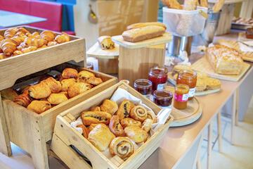 Breakfast buffet