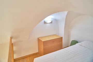 Photo 51