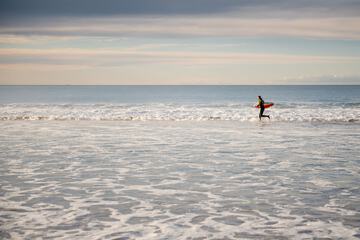 Surfing/boogie boarding