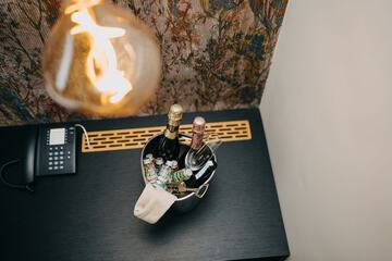 Champagne service