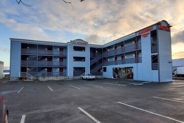 Aladdin Motor Inn