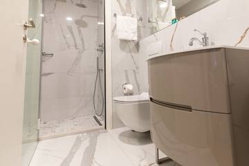 Bathroom shower