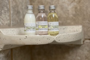 Bathroom amenities
