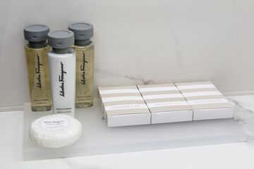 Bathroom amenities