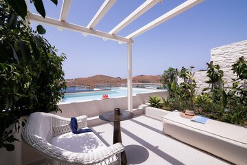 Beach/ocean view