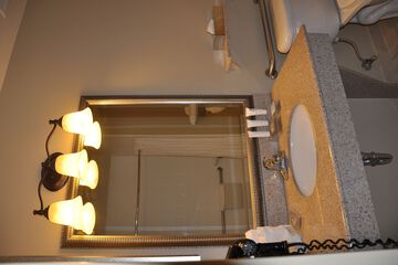 Room 17 of 40