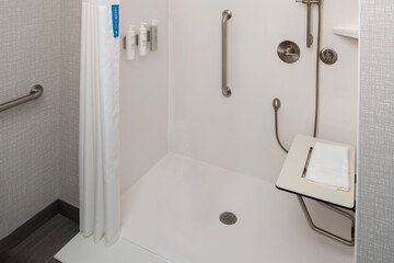 Room 6 of 33