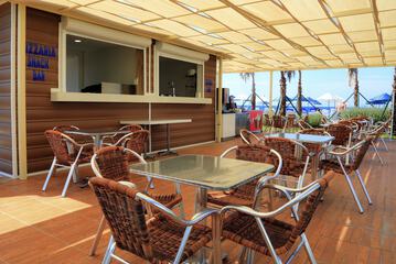 Snack bar