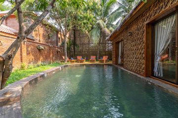 Private pool