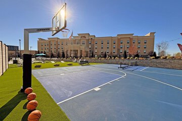 Hampton Inn & Suites Robbinsville