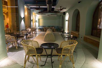 Lobby lounge